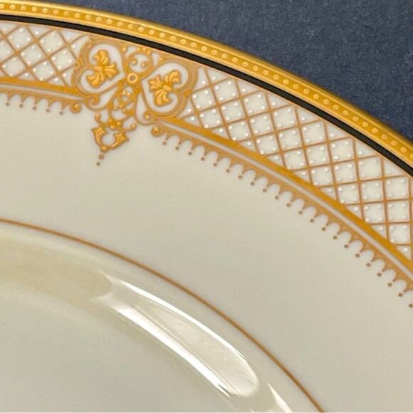 Vintage Mikasa Japan Fine China Regal Court Gold Lattice 12” Round Chop Platter - Picture 7 of 15